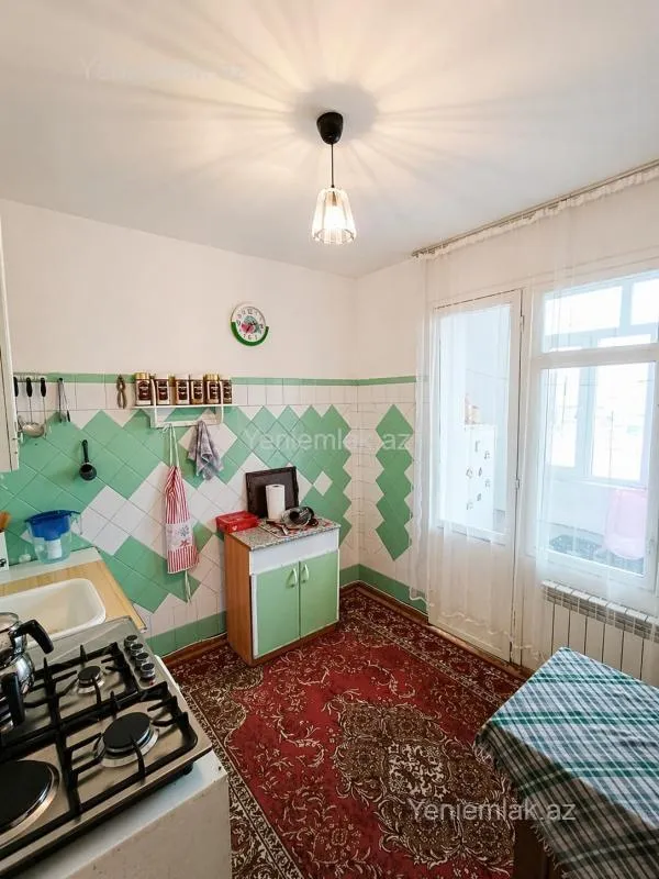 Satılır 3 otaqlı köhnə tikili 80 m²
