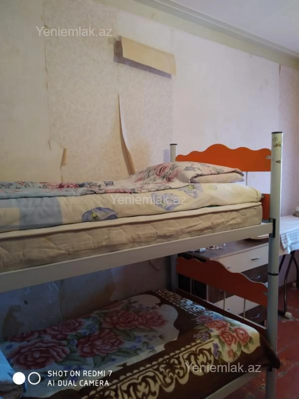 Satılır 2 otaqlı köhnə tikili 60 m²