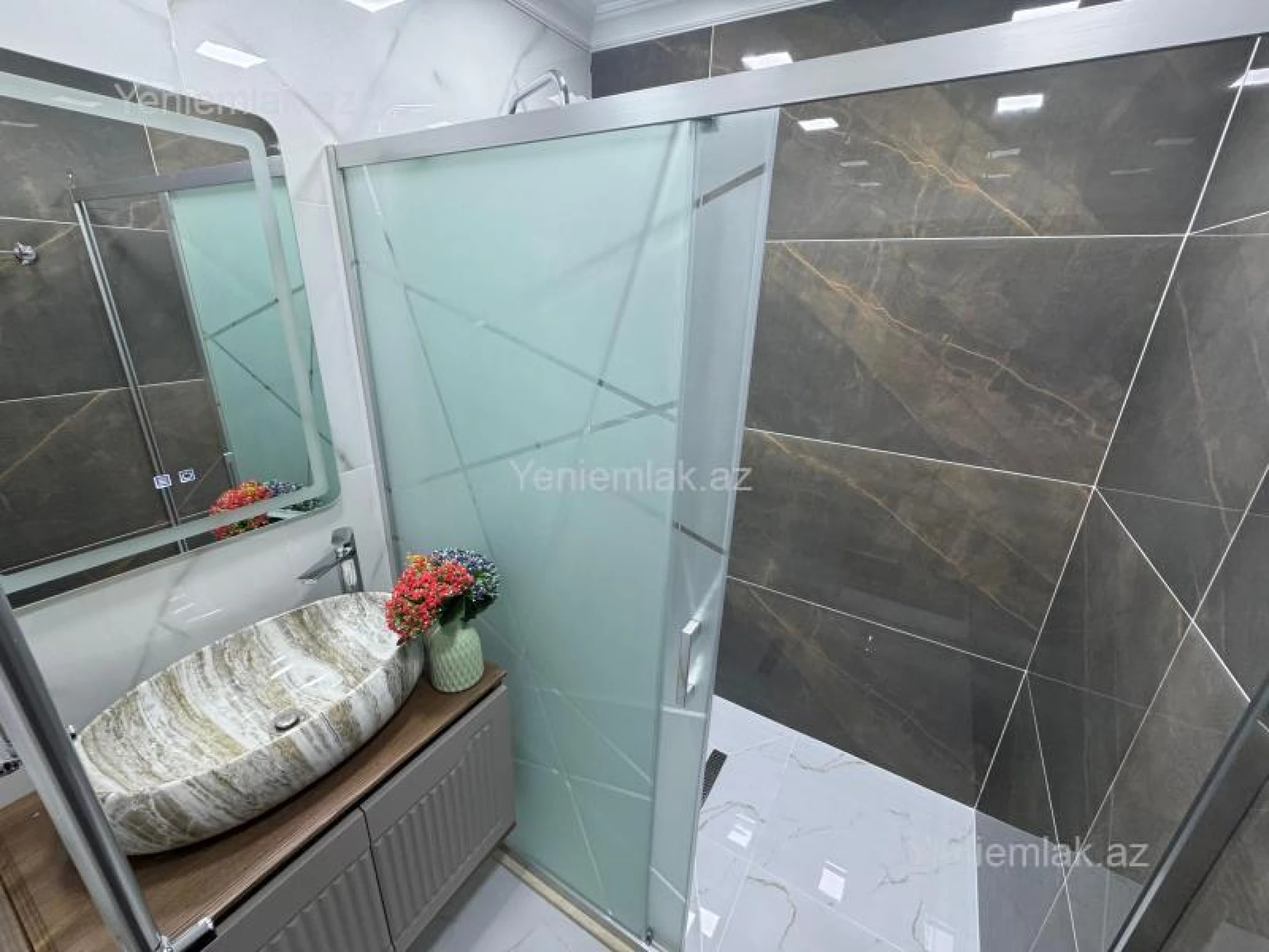 Satılır 3 otaqlı yeni tikili 127 m²