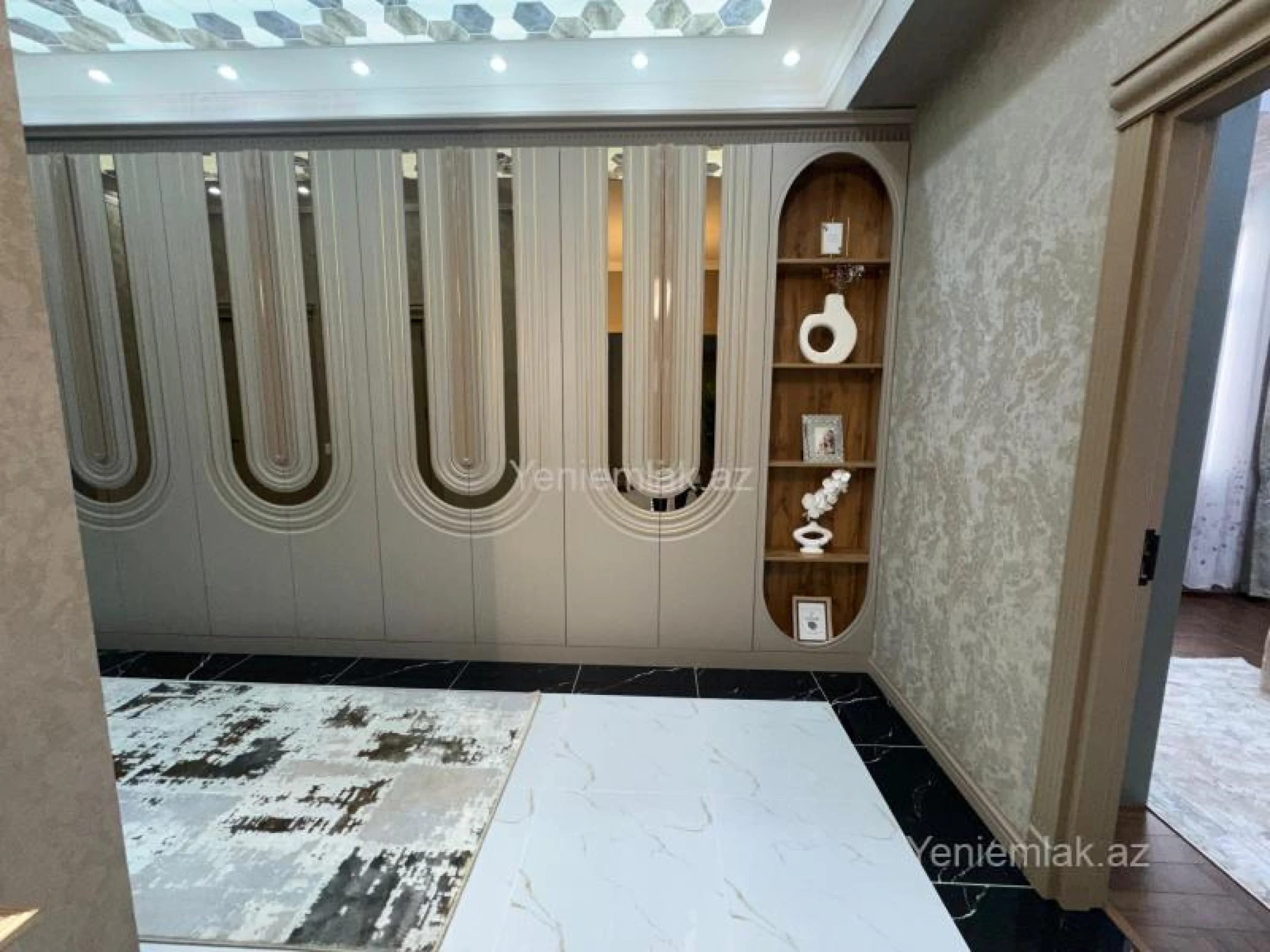 Satılır 3 otaqlı yeni tikili 127 m²