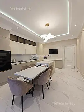 Satılır 4 otaqlı yeni tikili 180 m²