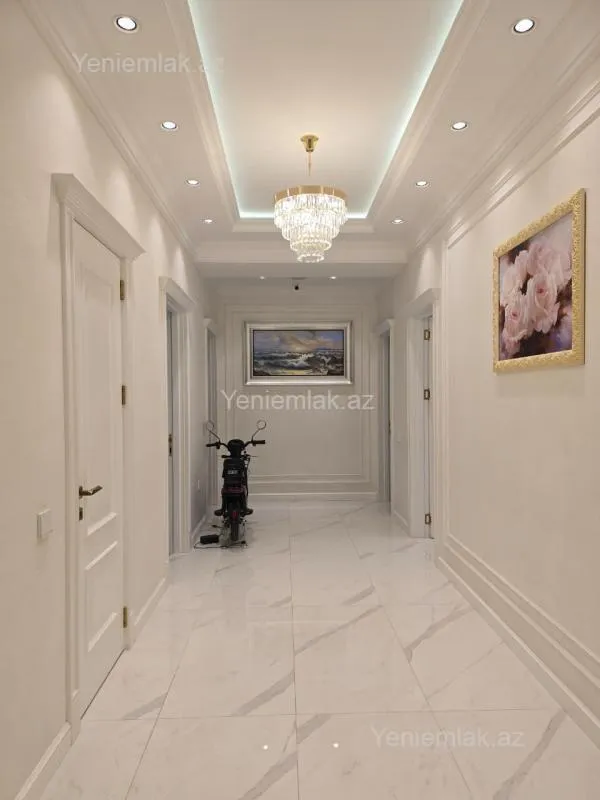 Satılır 4 otaqlı yeni tikili 180 m²