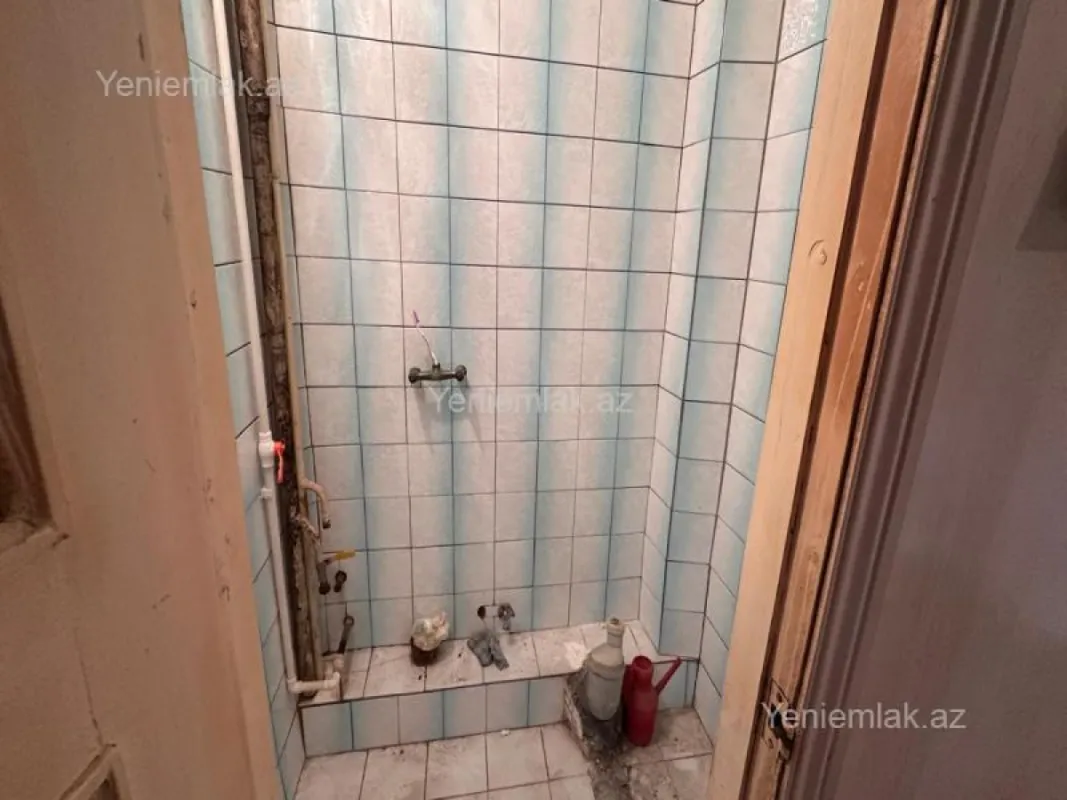 Satılır 4 otaqlı köhnə tikili 115 m²