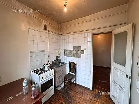 Satılır 4 otaqlı köhnə tikili 115 m²