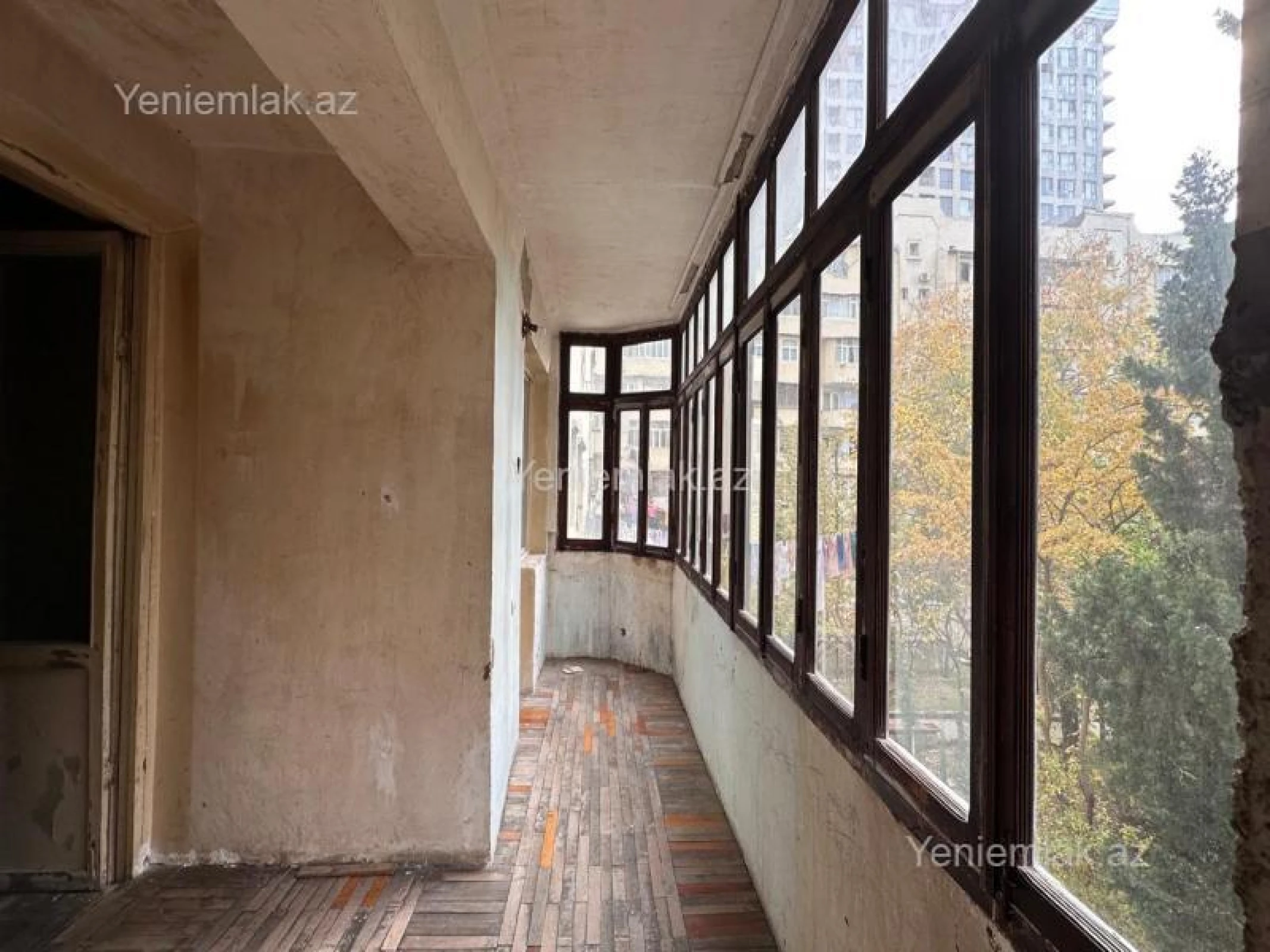 Satılır 4 otaqlı köhnə tikili 115 m²