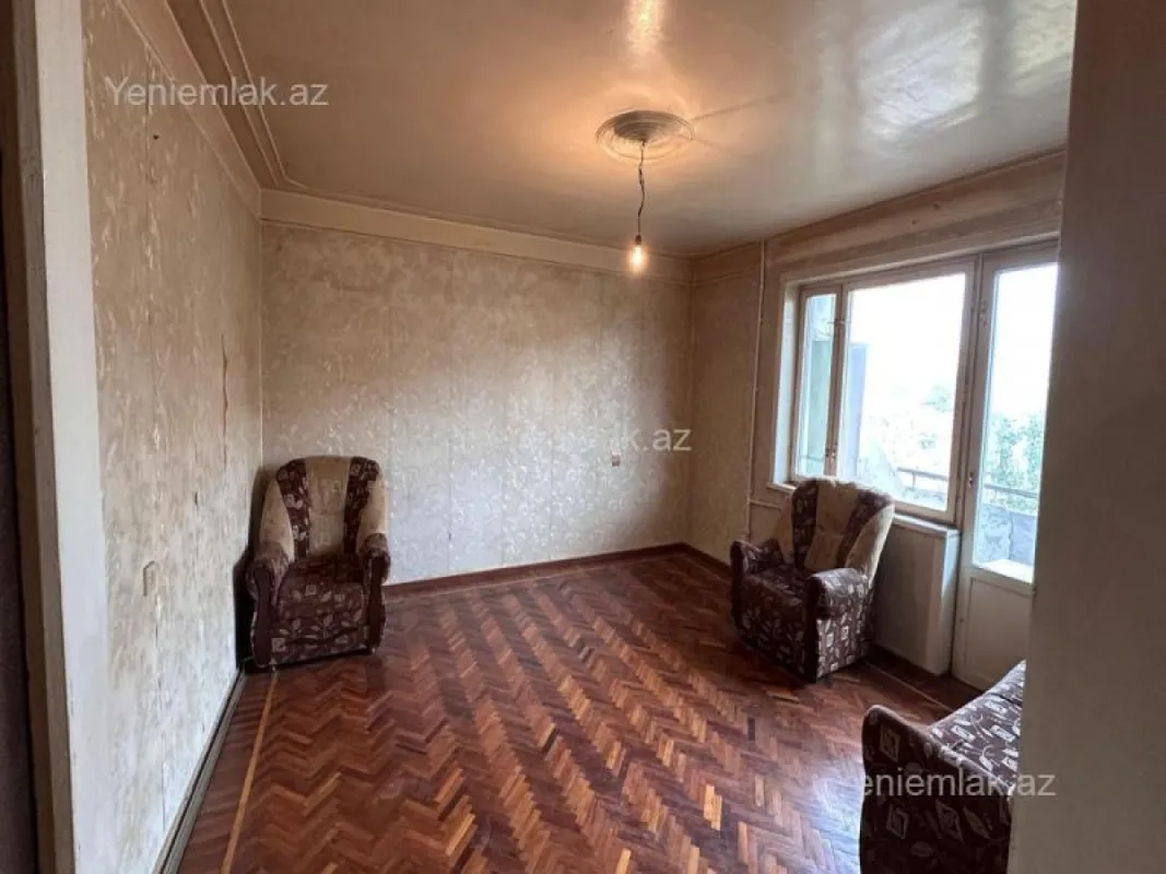 Satılır 4 otaqlı köhnə tikili 115 m²