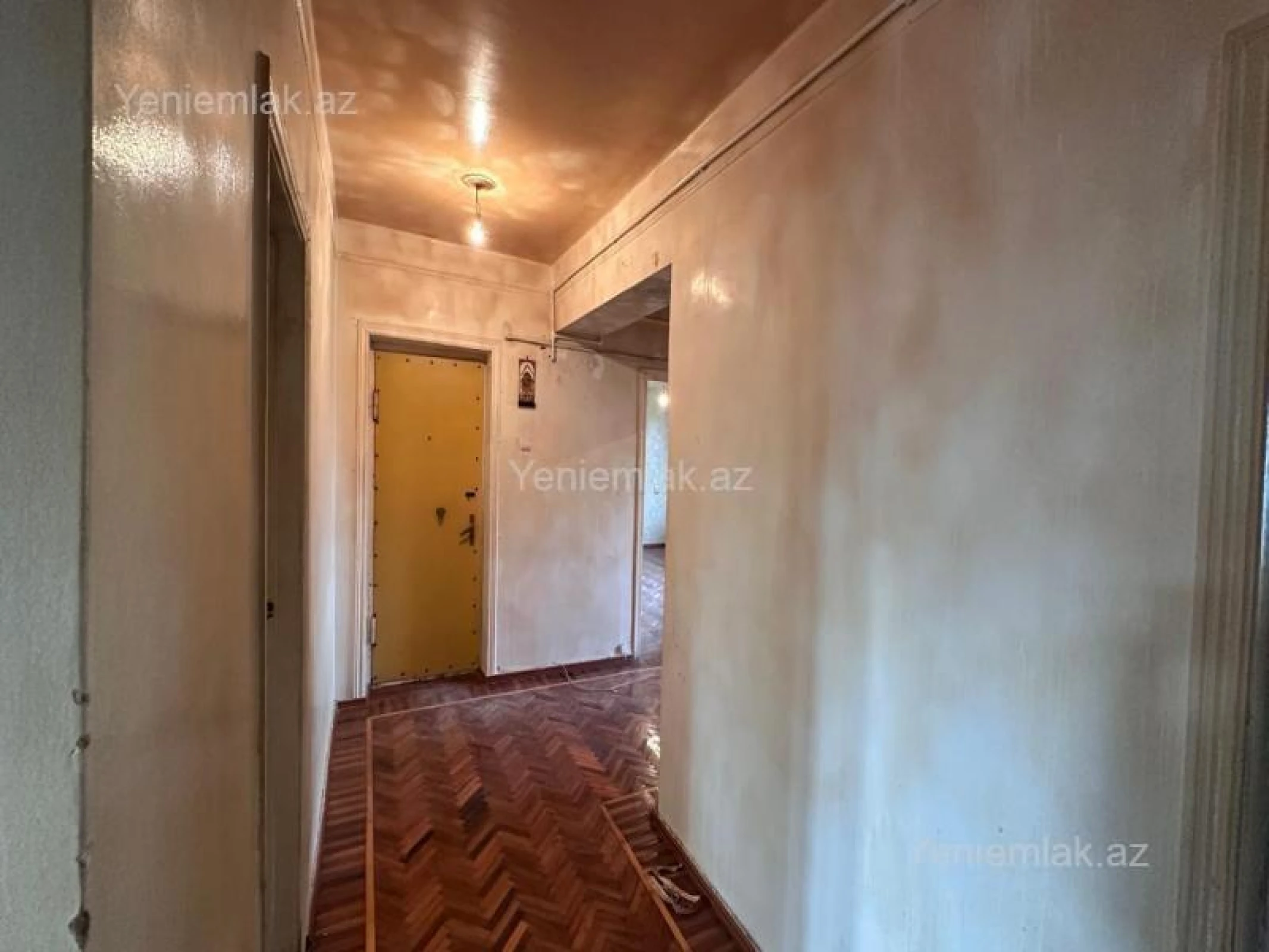 Satılır 4 otaqlı köhnə tikili 115 m²