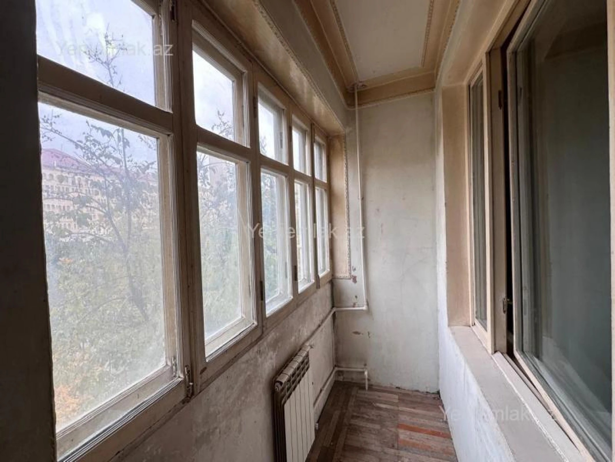 Satılır 4 otaqlı köhnə tikili 115 m²
