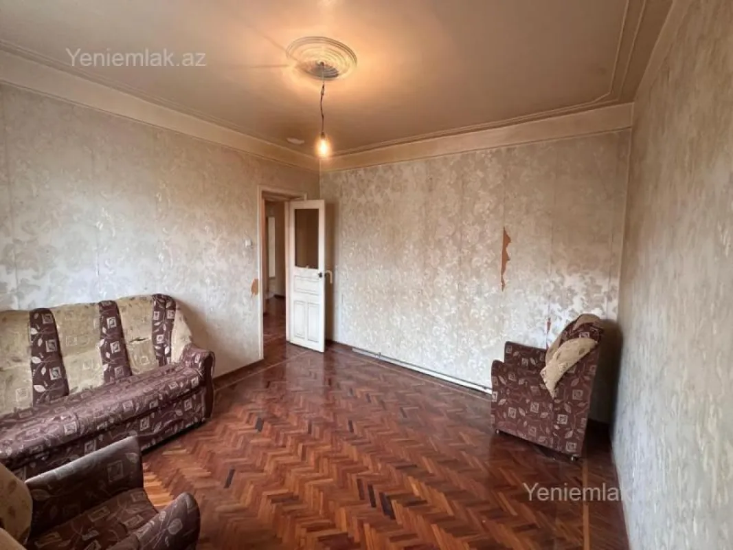 Satılır 4 otaqlı köhnə tikili 115 m²