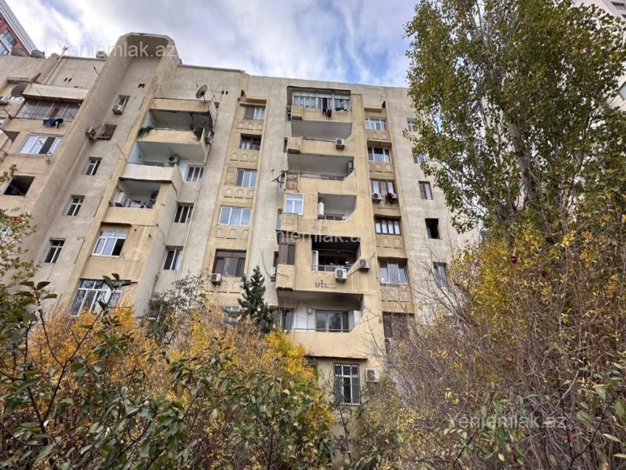 Satılır 4 otaqlı köhnə tikili 115 m²