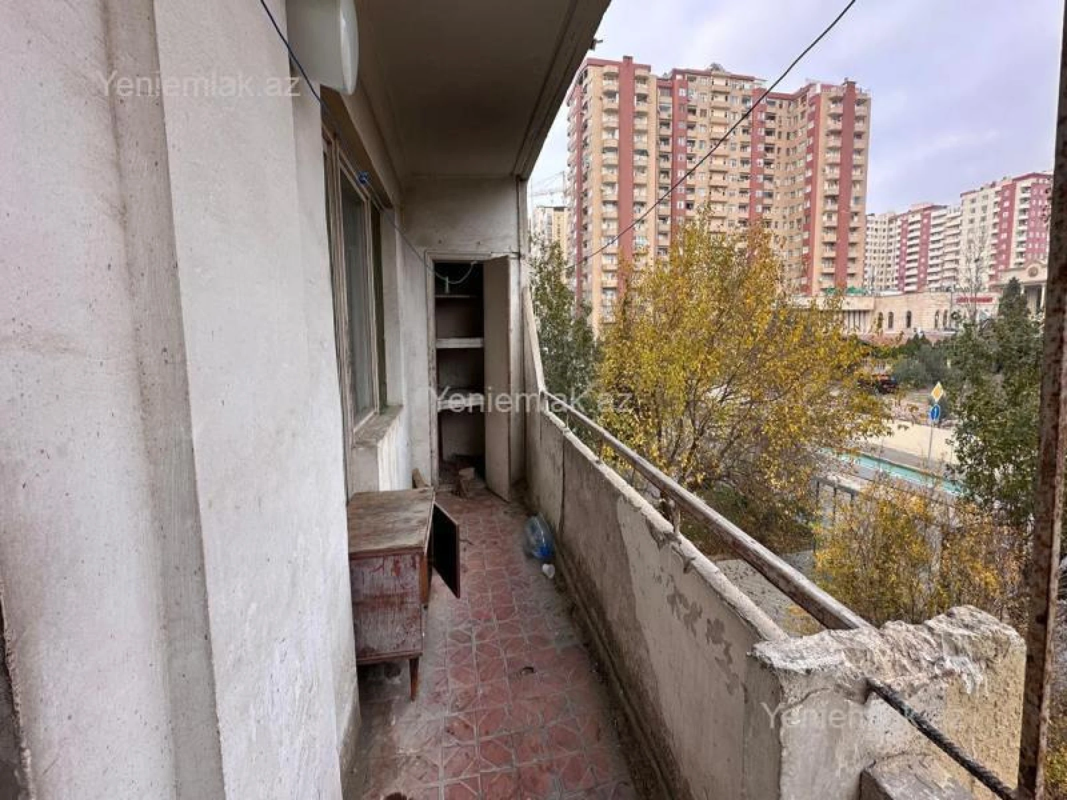 Satılır 4 otaqlı köhnə tikili 115 m²