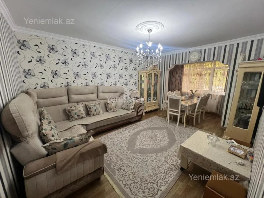 Satılır 4 otaqlı köhnə tikili 90 m²