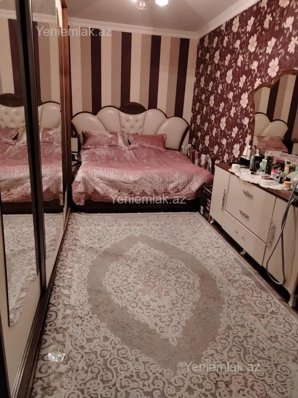 Satılır 4 otaqlı köhnə tikili 90 m²