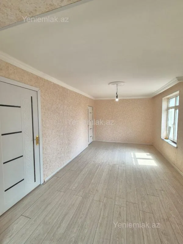 Satılır 1 otaqlı köhnə tikili 35 m²