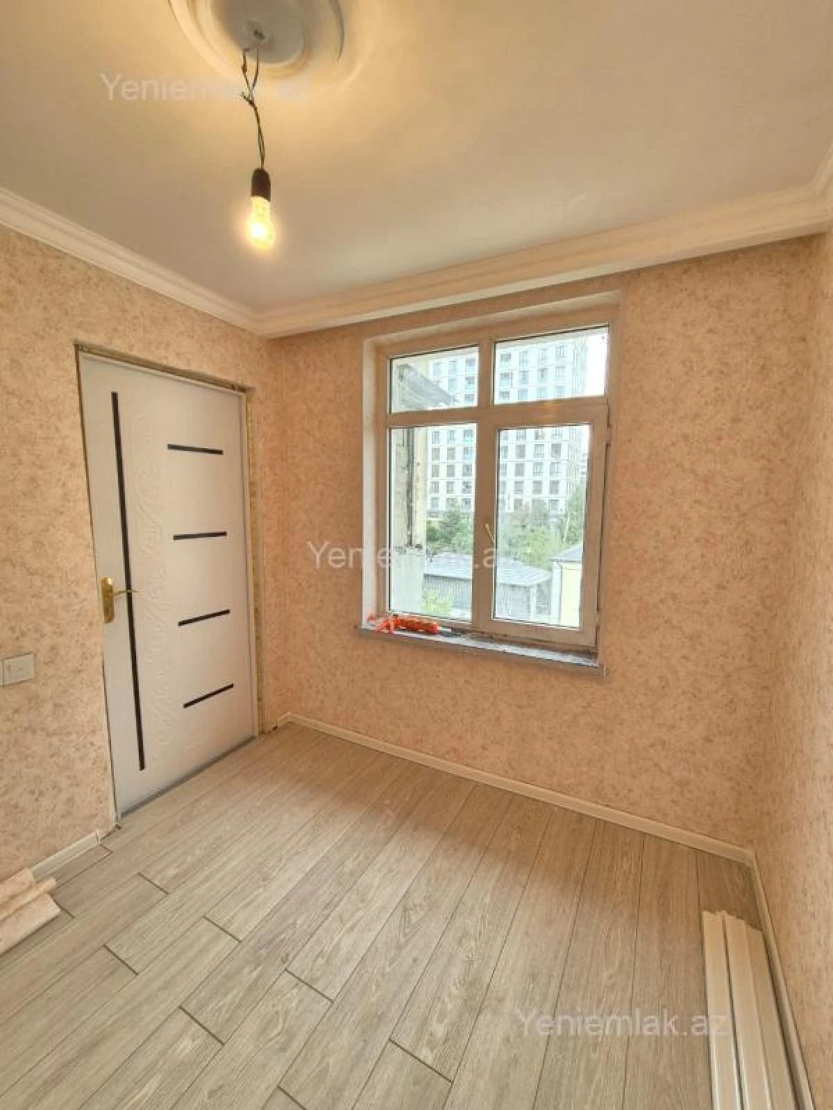 Satılır 1 otaqlı köhnə tikili 35 m²