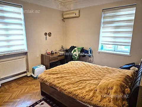 Satılır 3 otaqlı köhnə tikili 90 m²
