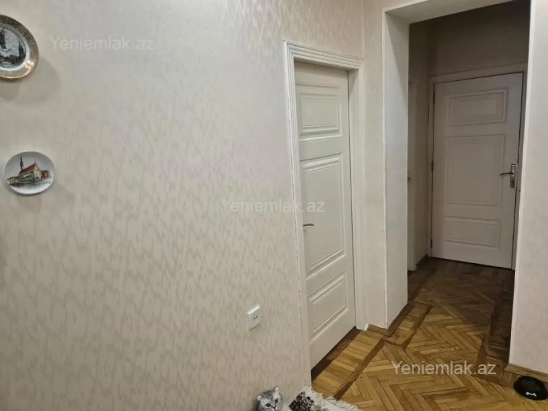 Satılır 3 otaqlı köhnə tikili 90 m²