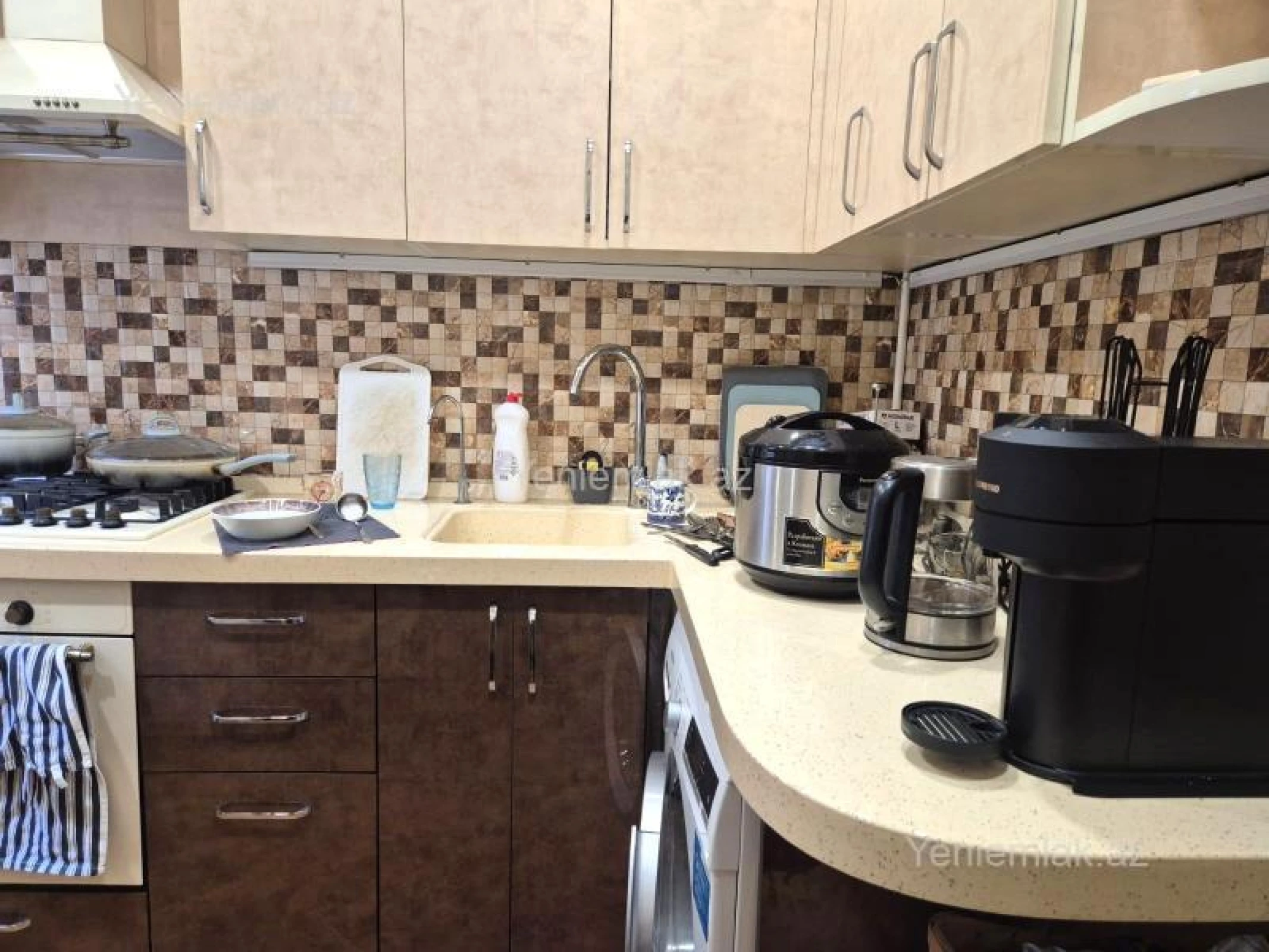 Satılır 3 otaqlı köhnə tikili 90 m²