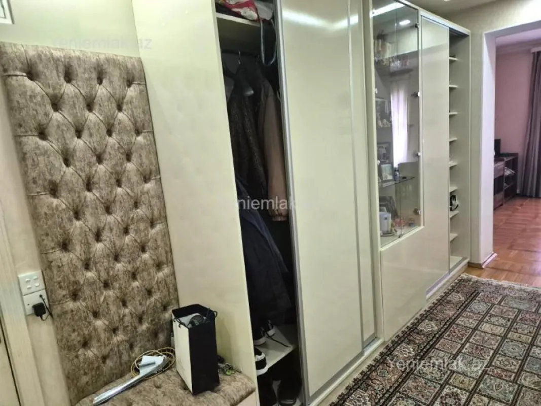 Satılır 3 otaqlı köhnə tikili 90 m²
