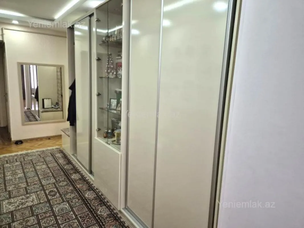 Satılır 3 otaqlı köhnə tikili 90 m²