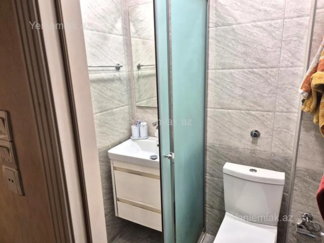 Satılır 3 otaqlı köhnə tikili 90 m²