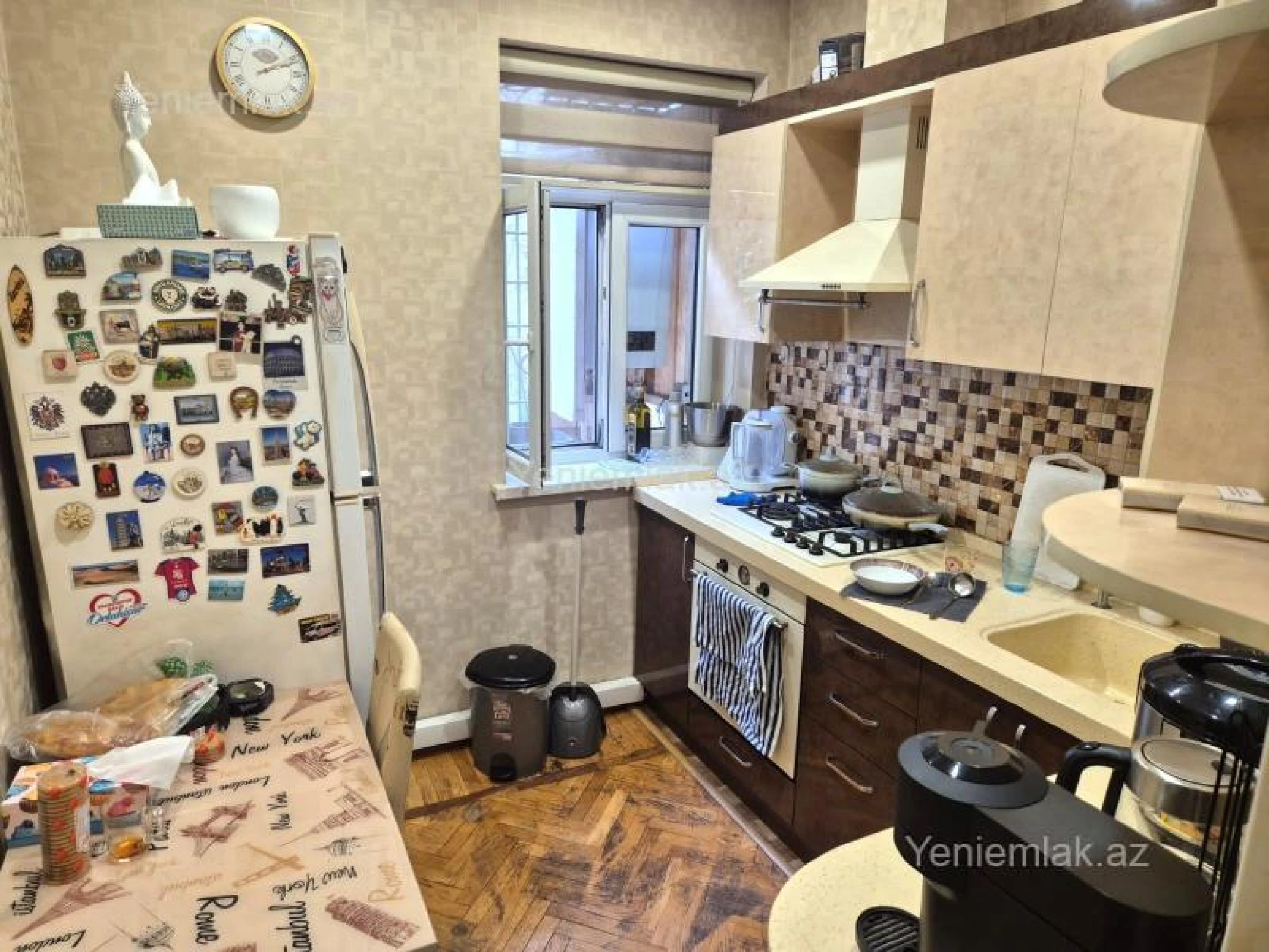 Satılır 3 otaqlı köhnə tikili 90 m²