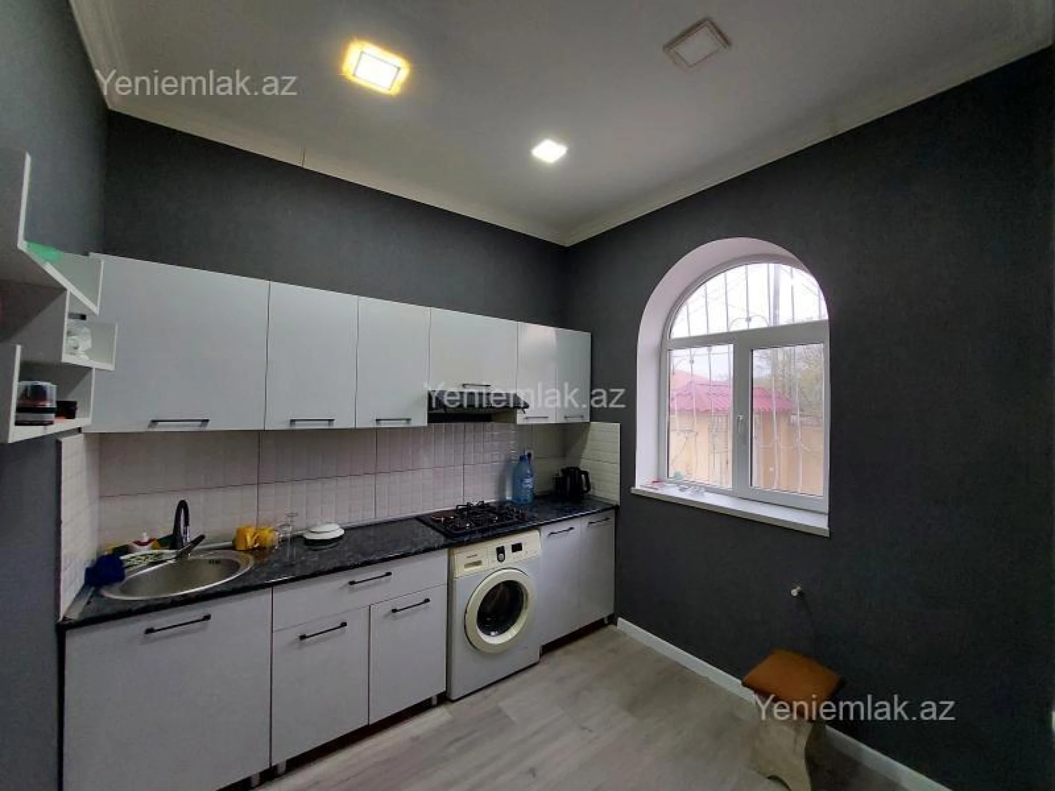 Satılır 3 otaqlı həyət evi 100 m²