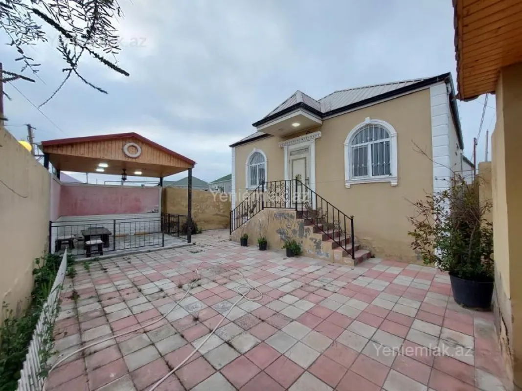 Satılır 3 otaqlı həyət evi 100 m²