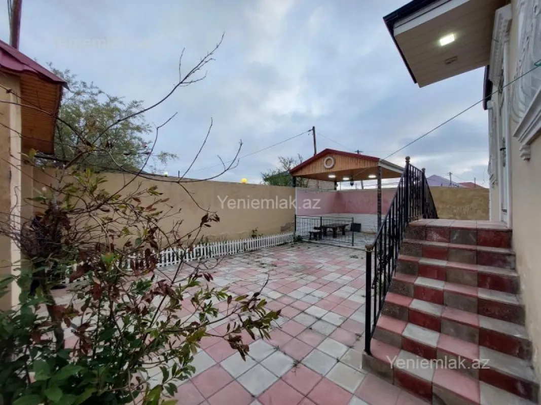 Satılır 3 otaqlı həyət evi 100 m²