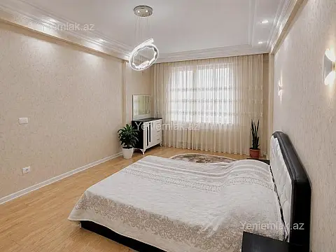 Satılır 3 otaqlı yeni tikili 130 m²