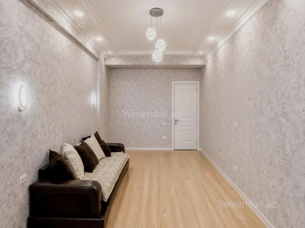 Satılır 3 otaqlı yeni tikili 130 m²
