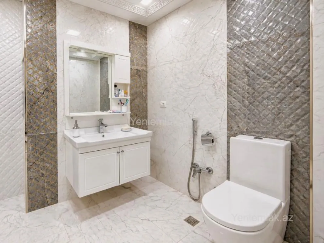 Satılır 3 otaqlı yeni tikili 130 m²