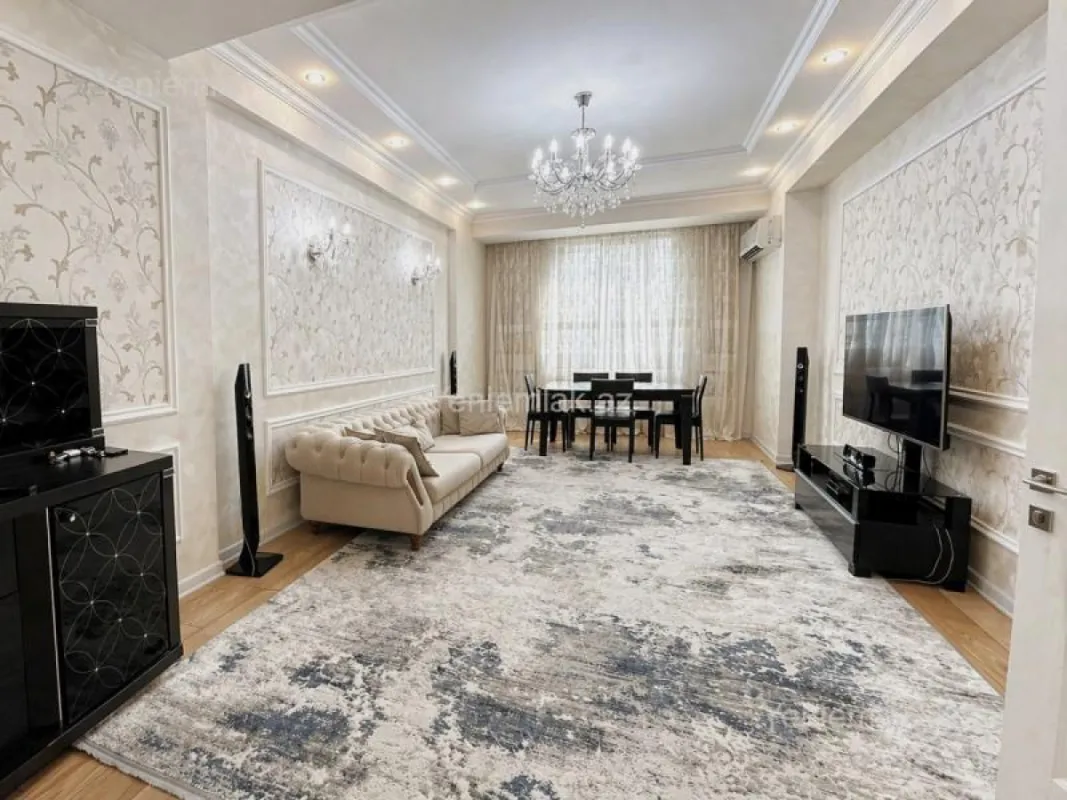 Satılır 3 otaqlı yeni tikili 130 m²