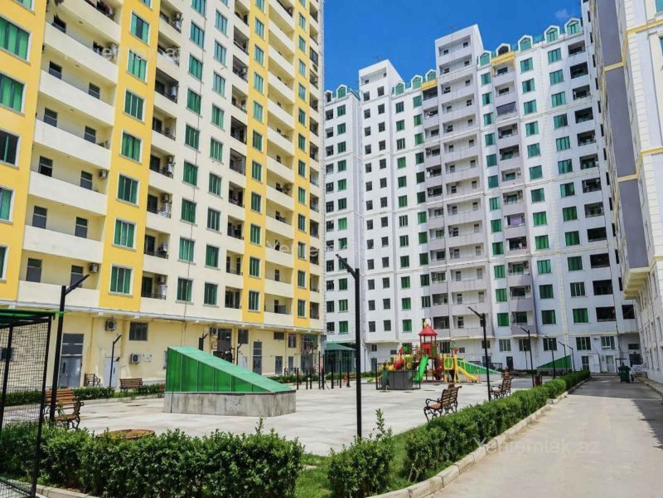 Satılır 3 otaqlı yeni tikili 130 m²