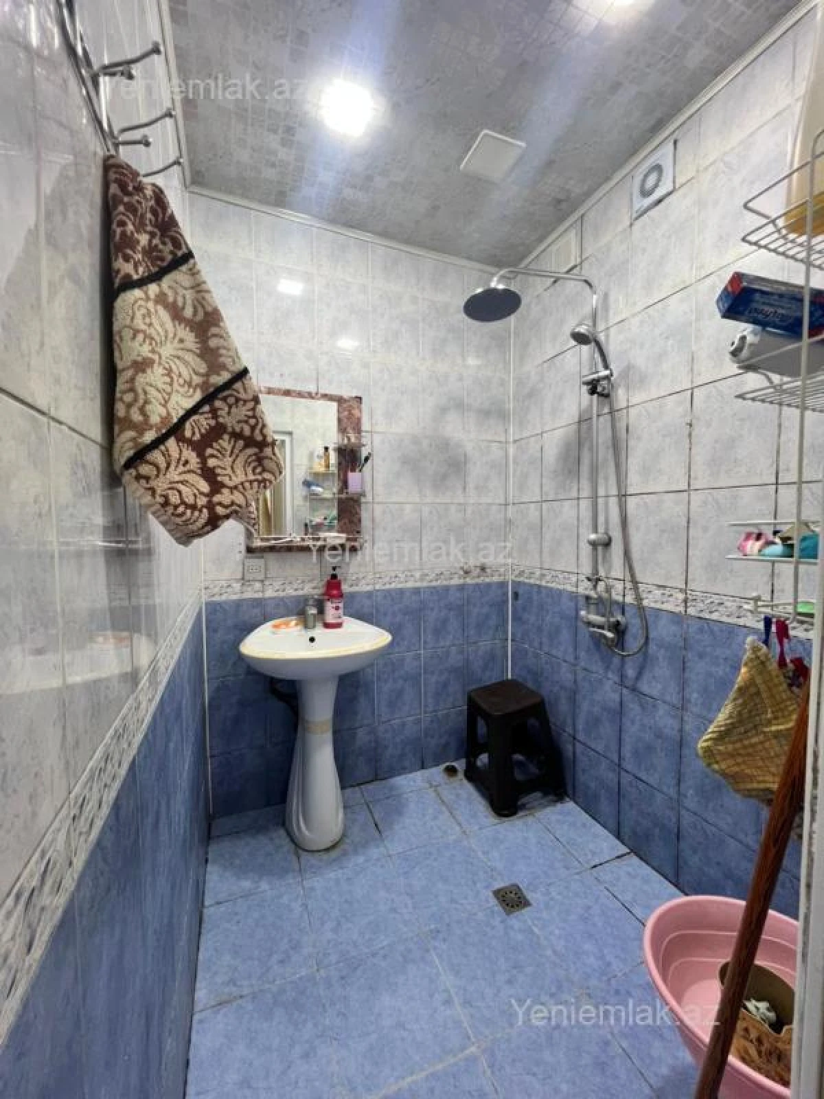 Satılır 2 otaqlı köhnə tikili 65 m²