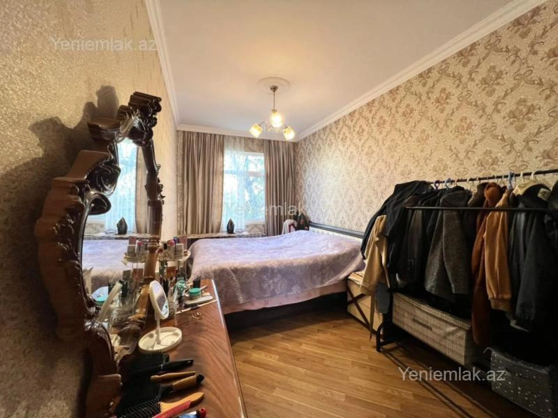Satılır 2 otaqlı köhnə tikili 65 m²