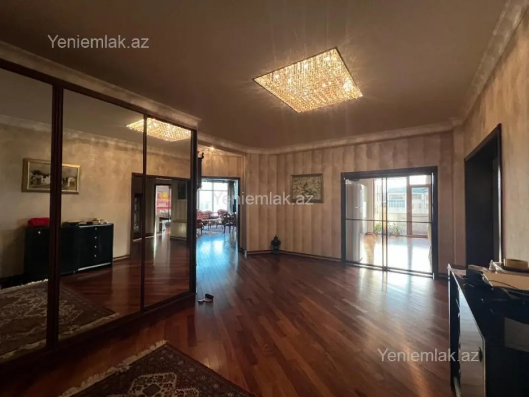 Satılır 4 otaqlı yeni tikili 220 m²