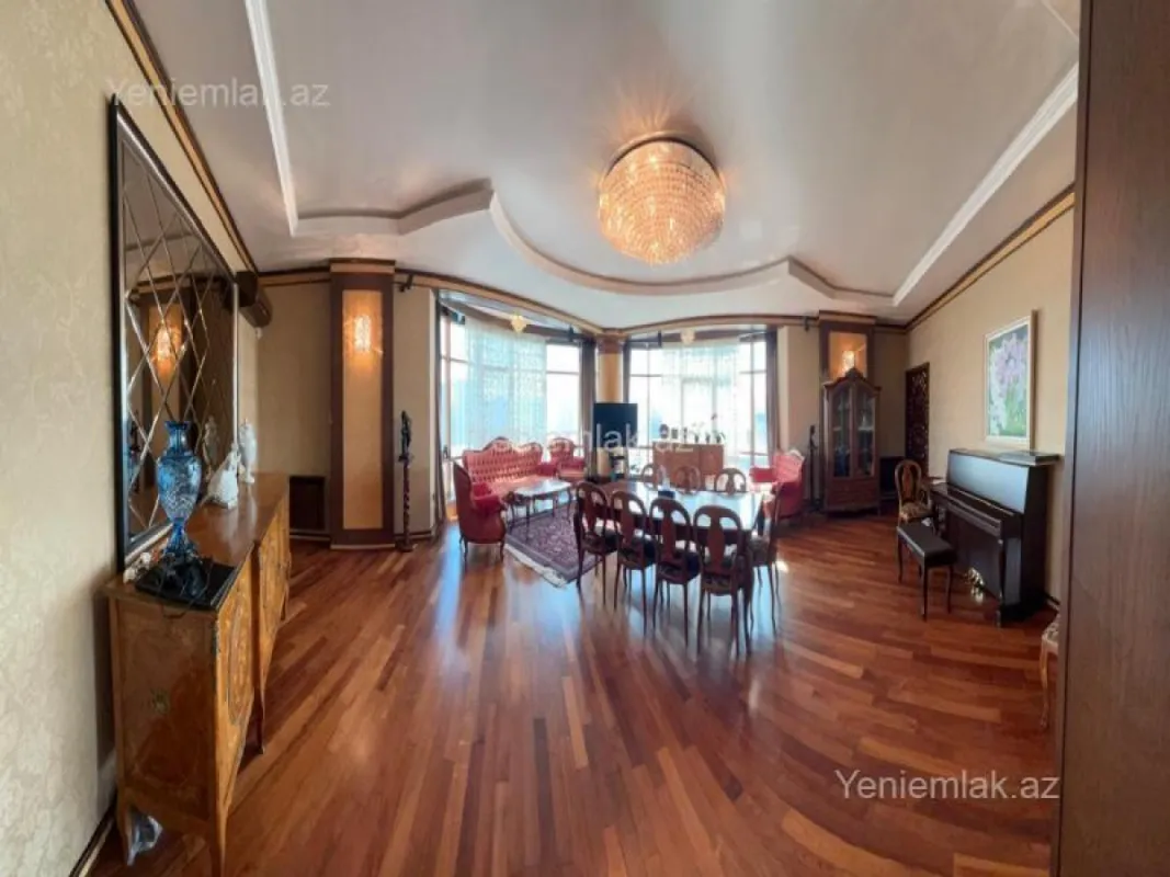 Satılır 4 otaqlı yeni tikili 220 m²