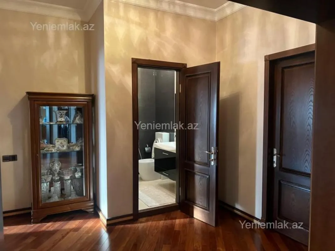 Satılır 4 otaqlı yeni tikili 220 m²