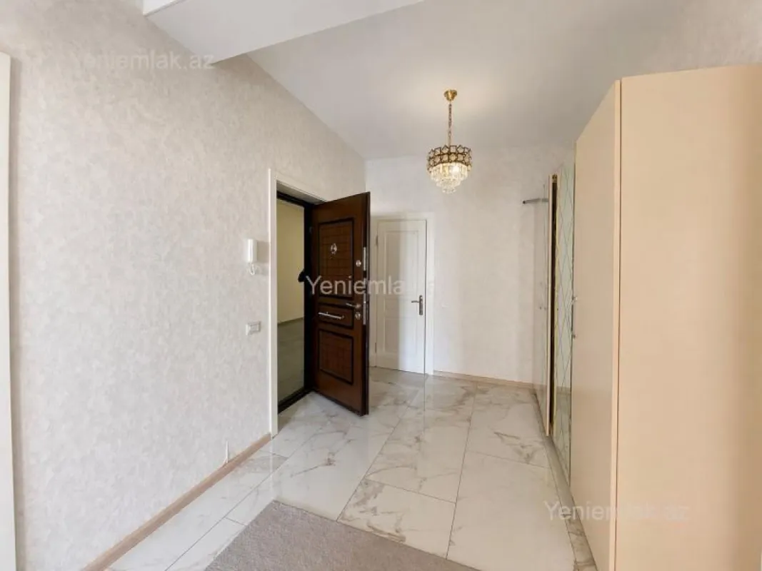 Satılır 4 otaqlı yeni tikili 160 m²