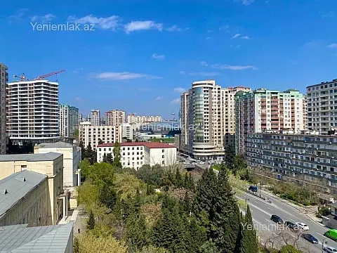 Satılır 4 otaqlı yeni tikili 160 m²