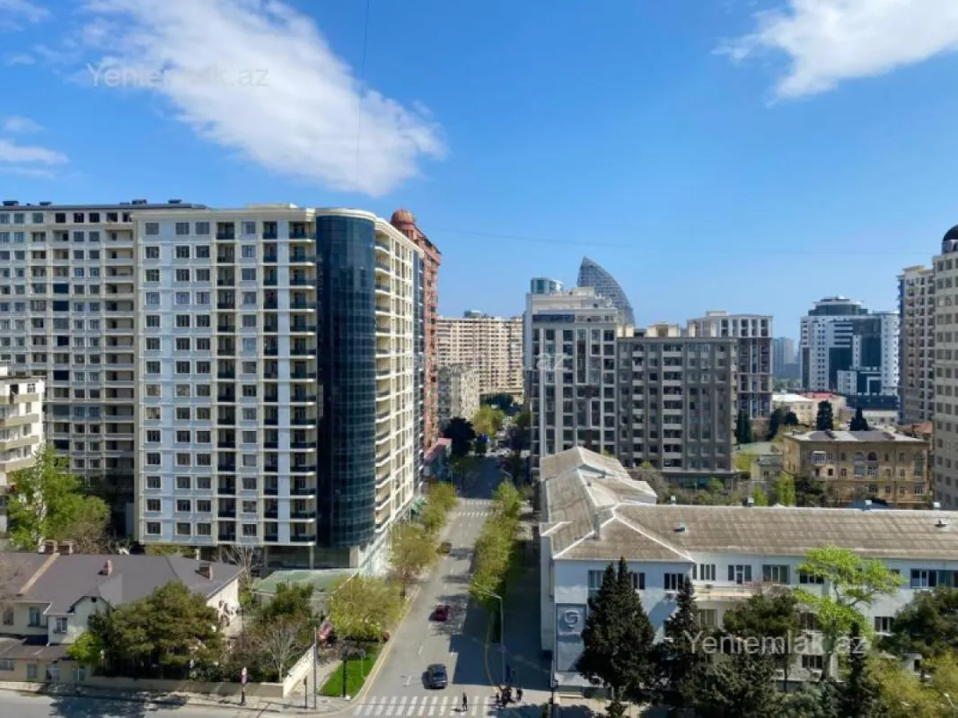 Satılır 4 otaqlı yeni tikili 160 m²