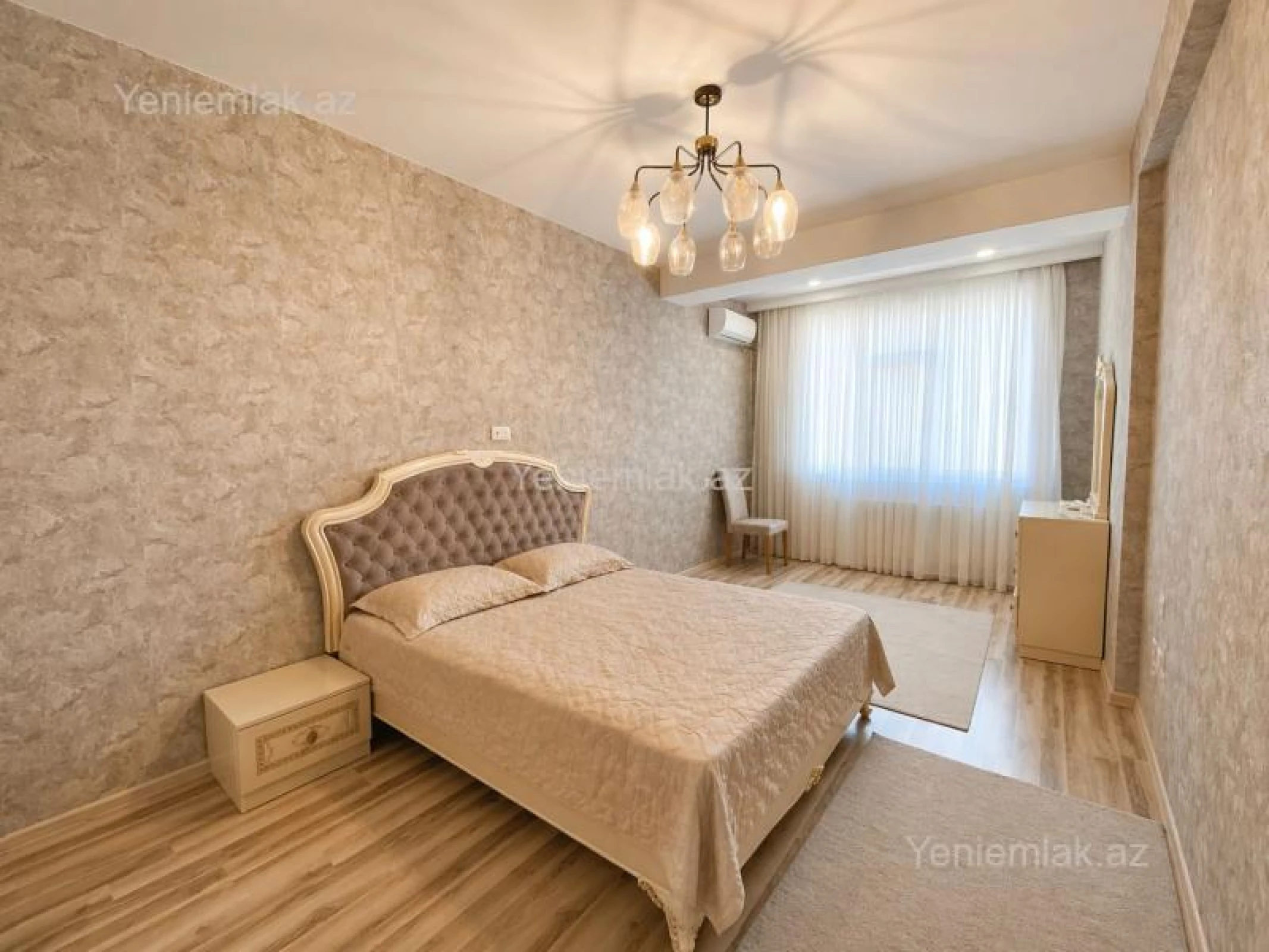 Satılır 4 otaqlı yeni tikili 160 m²