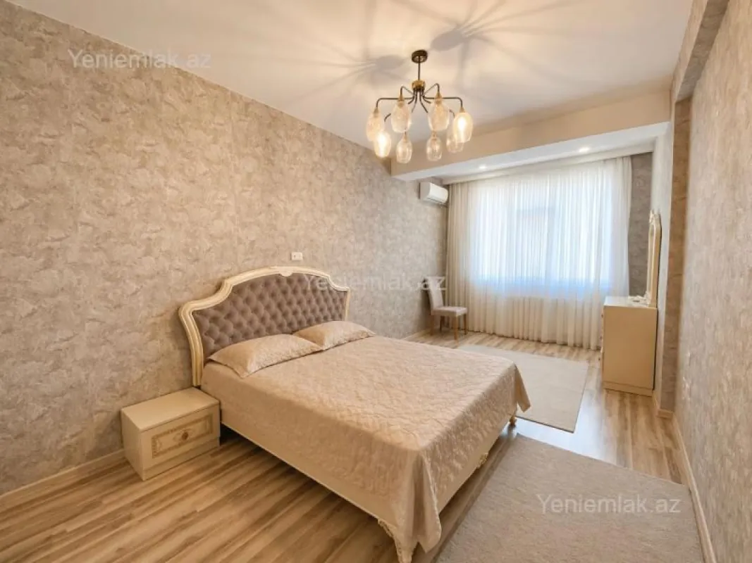 Satılır 4 otaqlı yeni tikili 160 m²