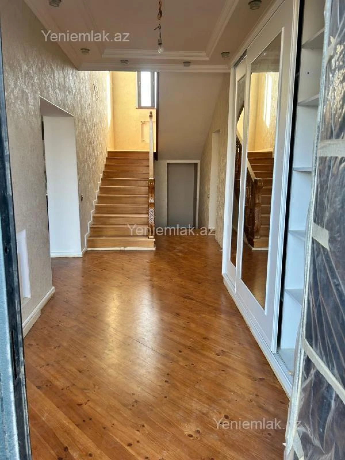 Satılır 4 otaqlı həyət evi 230 m²