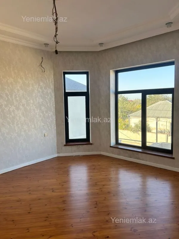 Satılır 4 otaqlı həyət evi 230 m²
