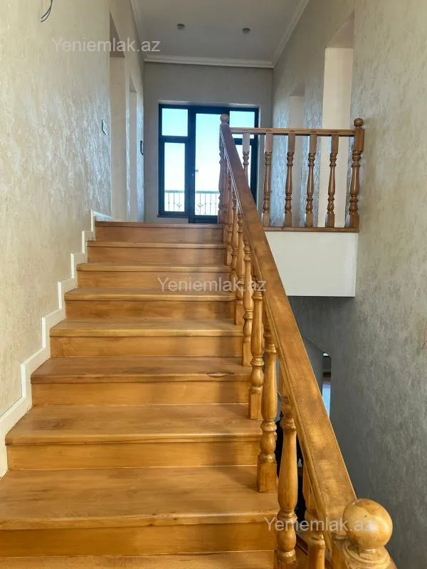 Satılır 4 otaqlı həyət evi 230 m²