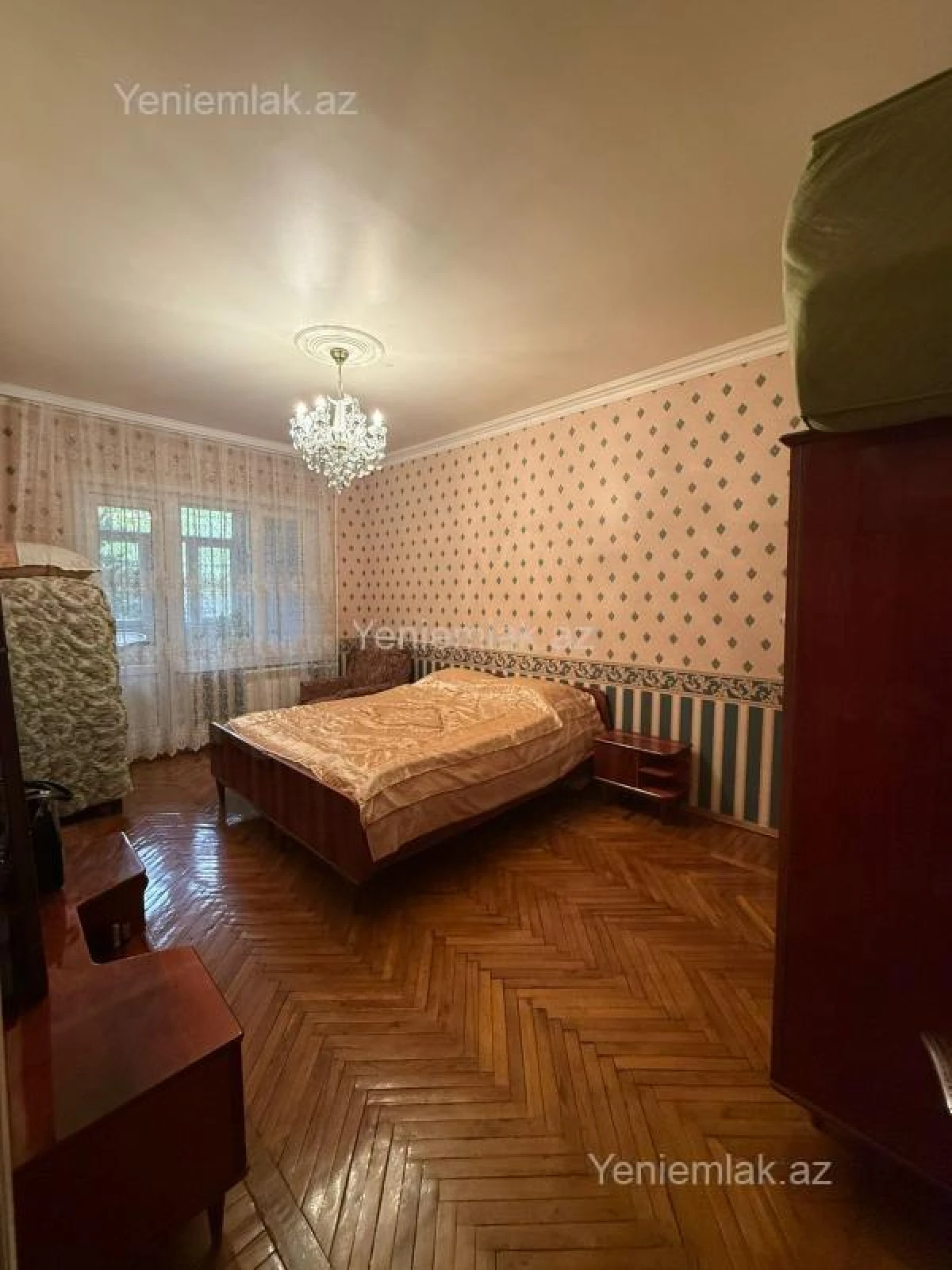 Satılır 4 otaqlı köhnə tikili 110 m²