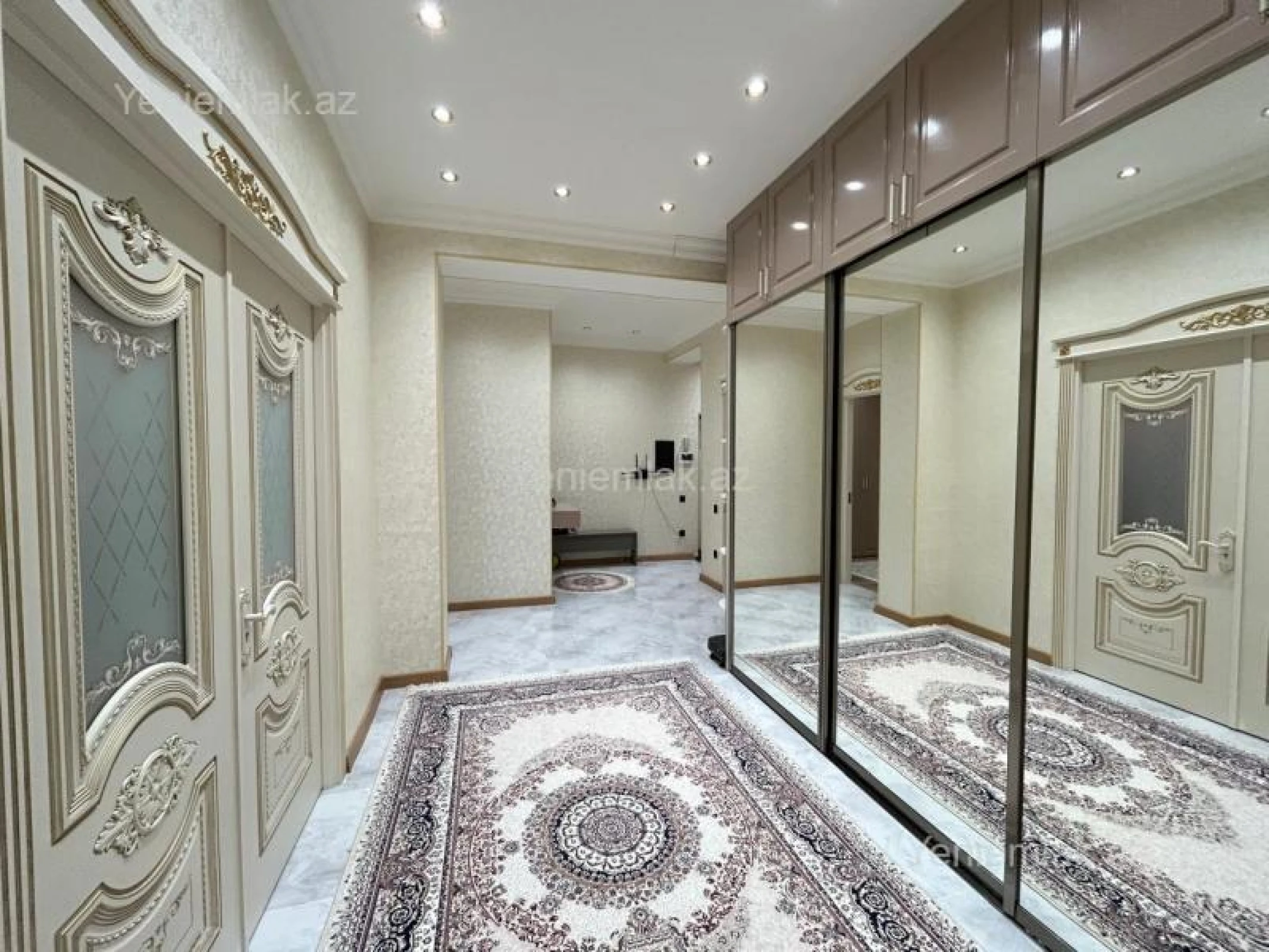 Satılır 3 otaqlı yeni tikili 142 m²