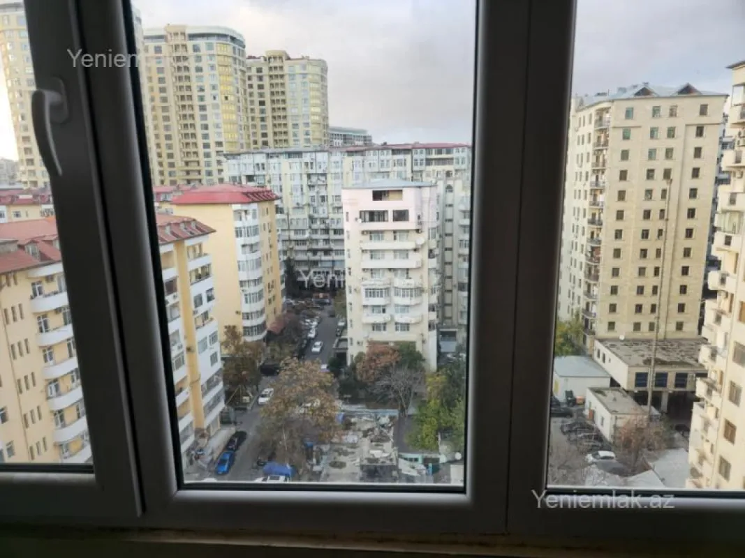 Satılır 3 otaqlı yeni tikili 130 m²